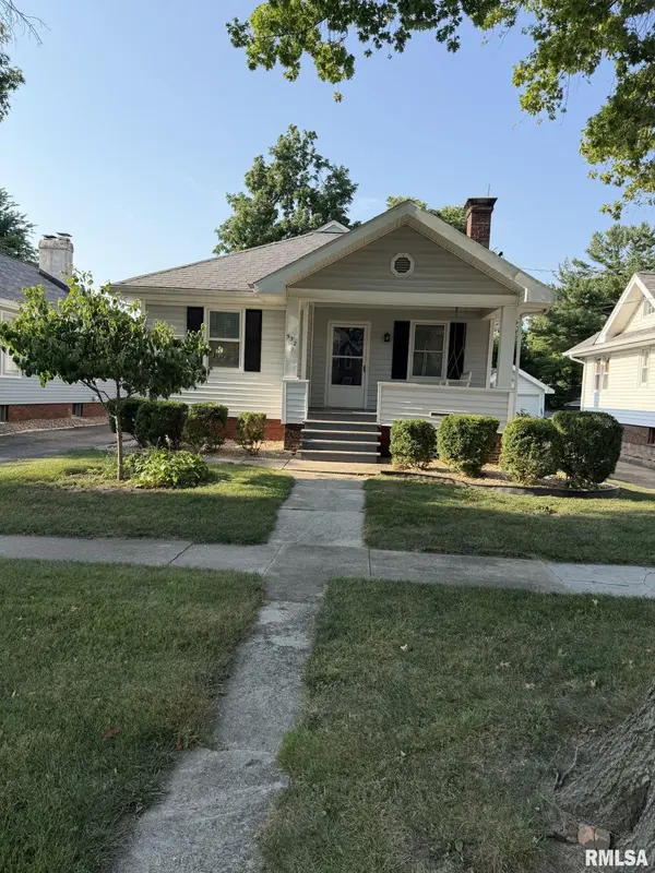 932 W DOUGLAS AVE, Jacksonville, IL 62650