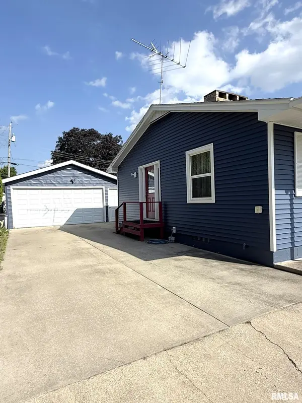 1633 N FARNHAM ST, Galesburg, IL 61401