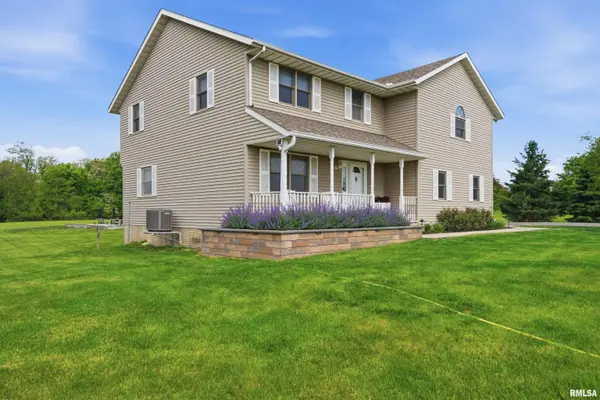 142 LEGION RD, Washington, IL 61571