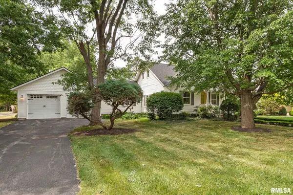 412 Mine B RD, Herrin, IL 62948