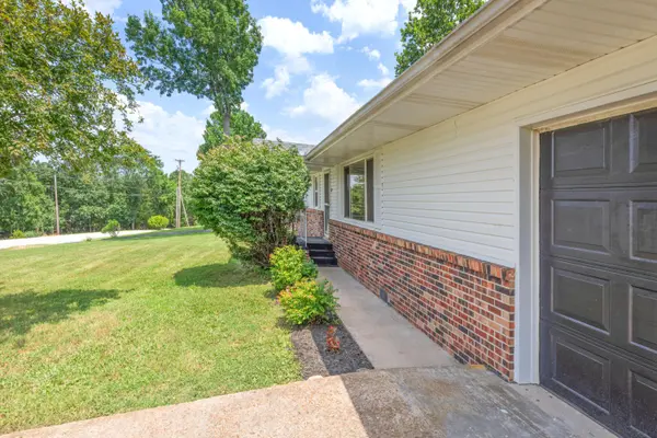 425 Wayland Drive, Forsyth, MO 65653