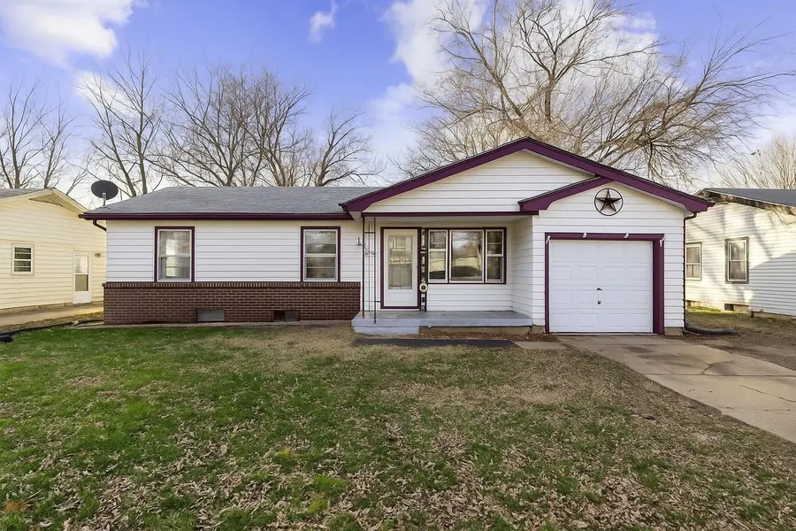 229 Western Ave, Haysville, KS 67060