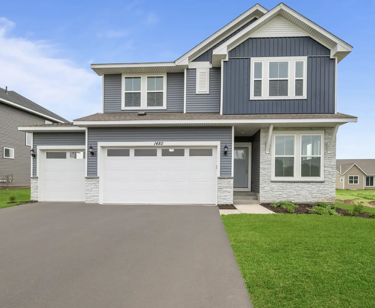1646 Tyrone DR, Shakopee, MN 55379