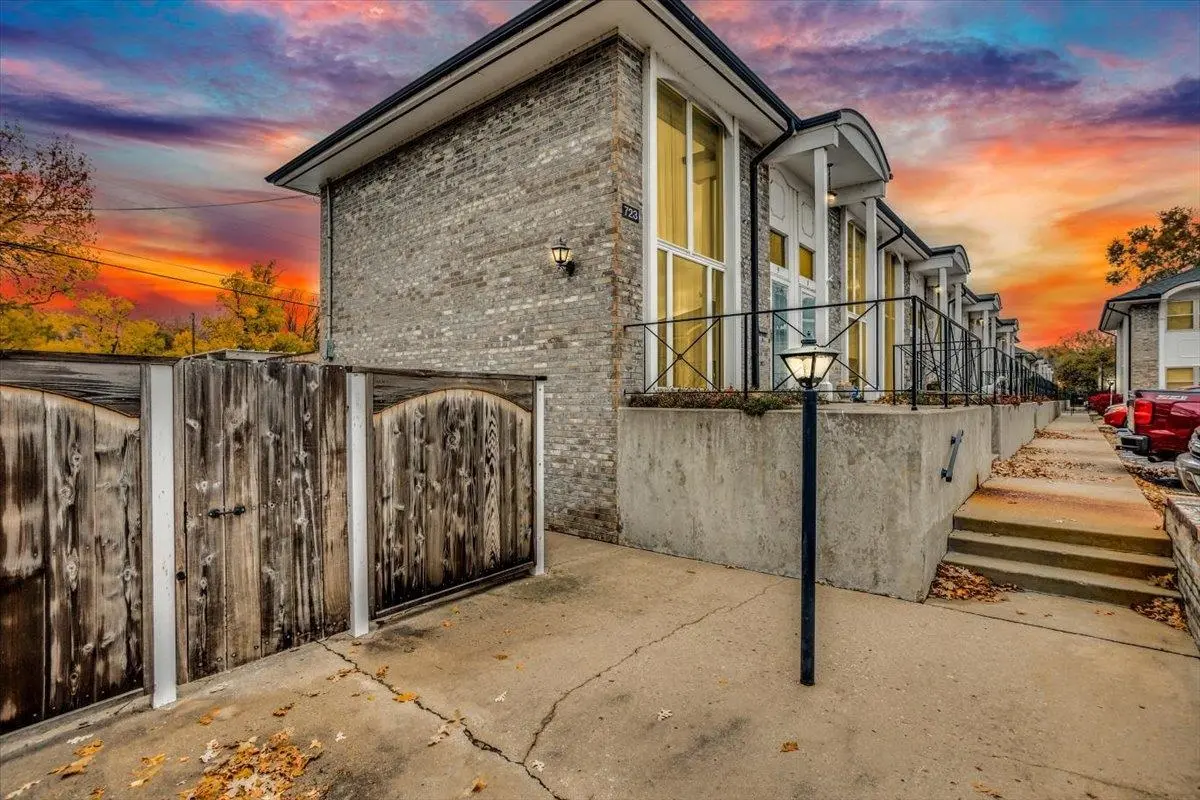 723 N Stackman Dr, Apt 9, Wichita, KS 67203
