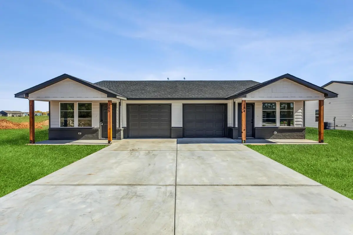 178 N Indian Lakes Dr, Clearwater, KS 67026