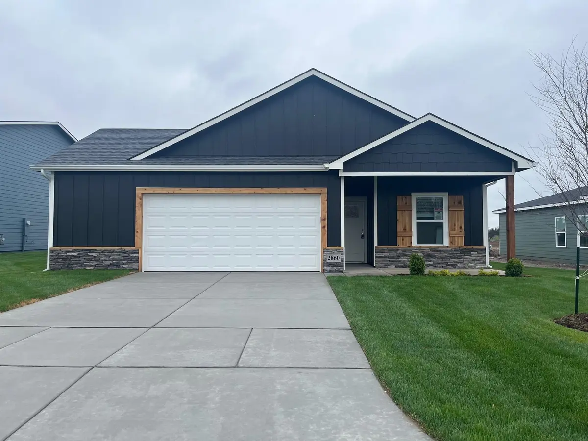 2860 S Maize Ct, Wichita, KS 67215
