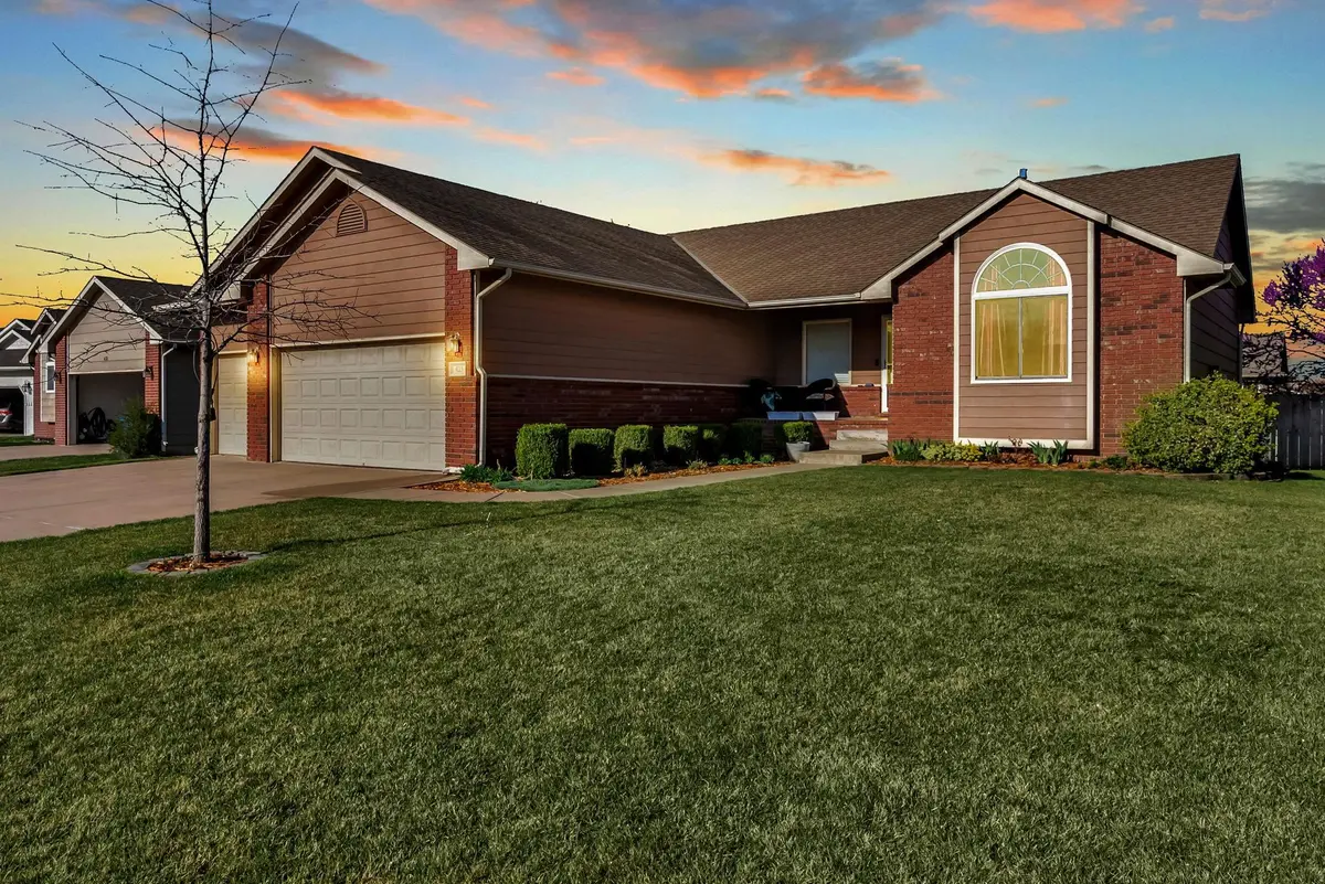 423 Homestead Ct, Colwich, KS 67030