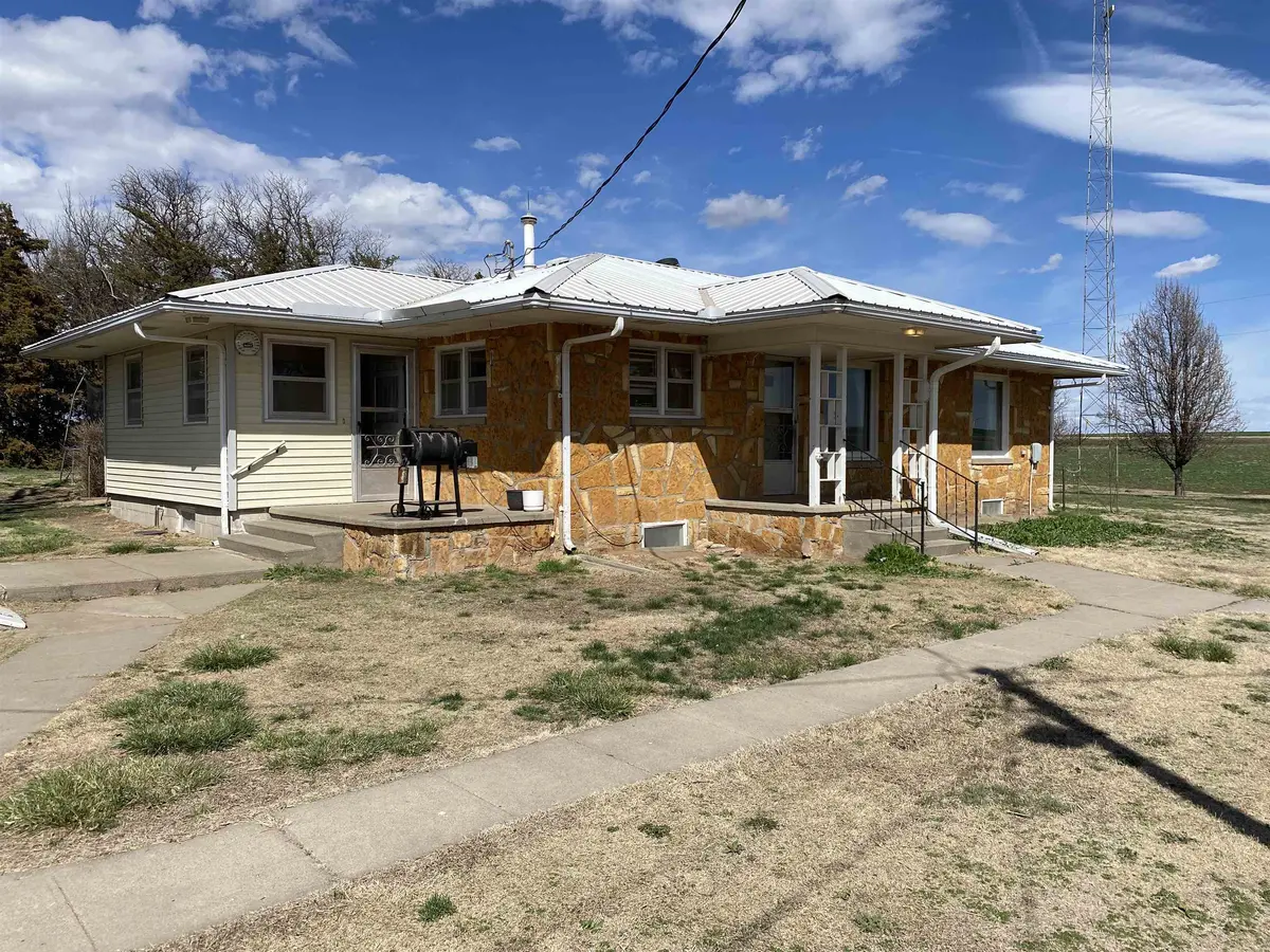 987 N 55th Rd, Glasco, KS 67445