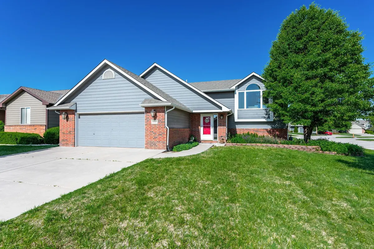 4501 E Falcon Ct, Wichita, KS 67220