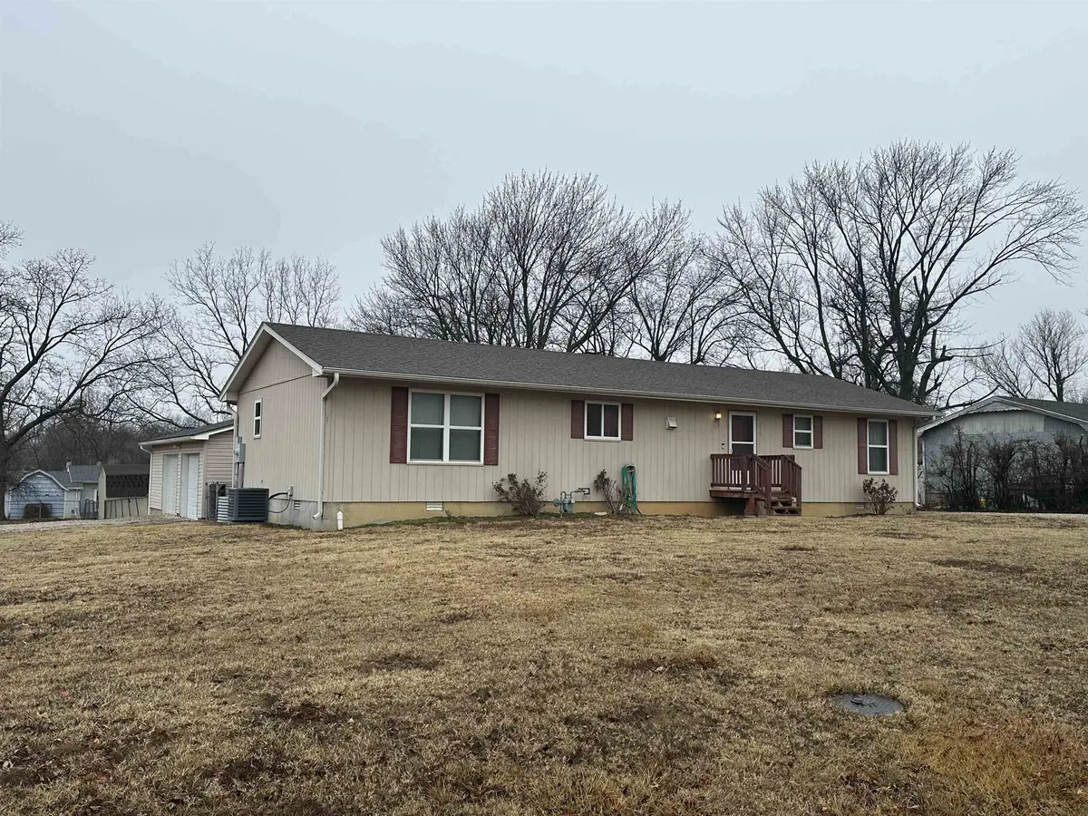 715 S Grove, Yates Center, KS 66783