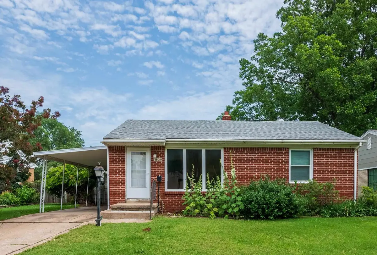 1820 S Pinecrest St, Wichita, KS 67218