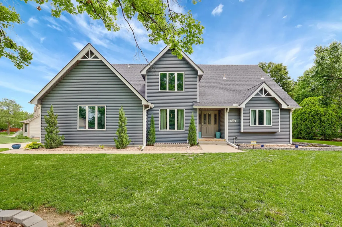 7216 E Oxford St, Wichita, KS 67226