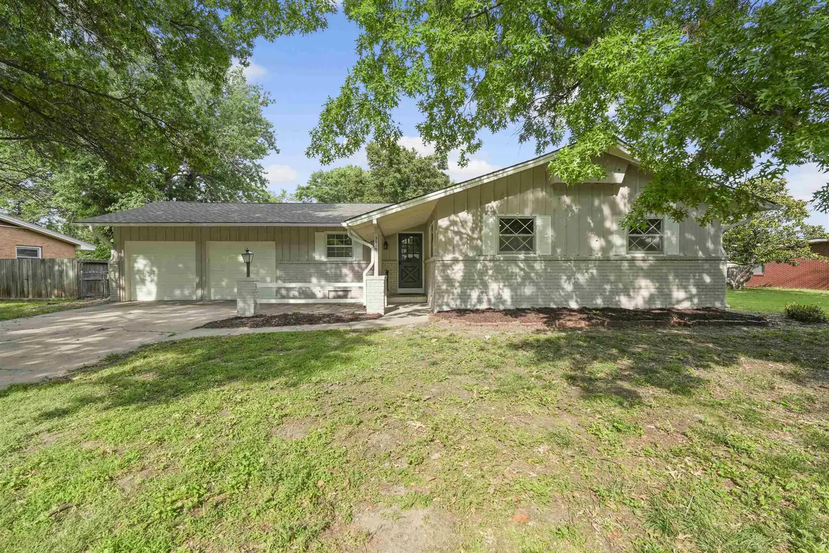 3916 N Clarence, Wichita, KS 67204