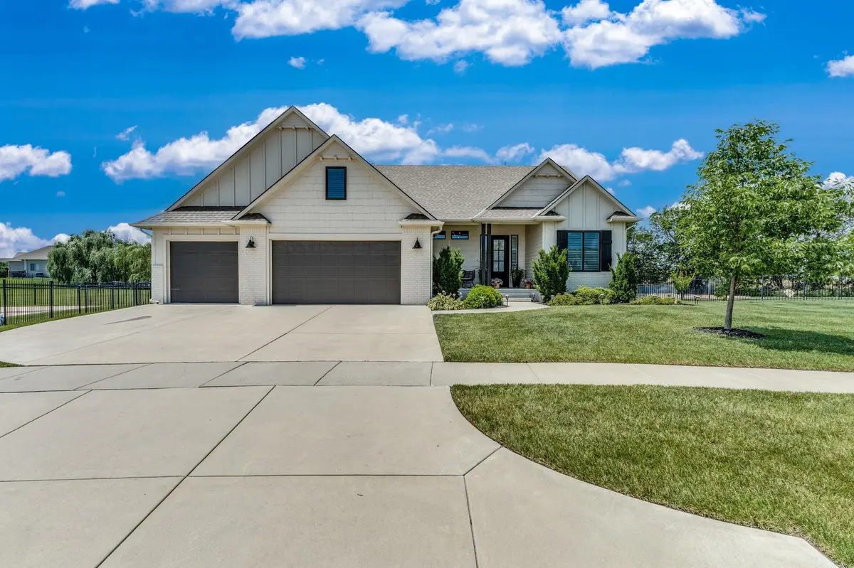 1433 N Shadow Rock Dr, Andover, KS 67002