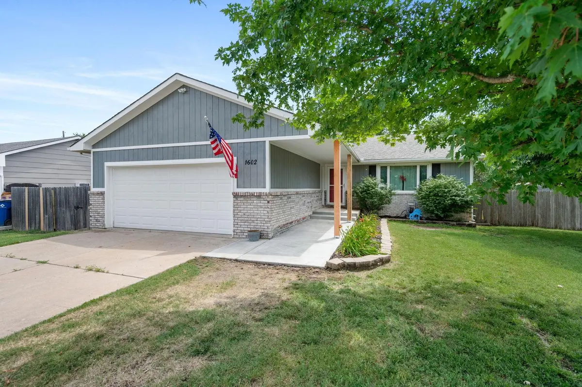 1602 Tanglewood Rd, Rose Hill, KS 67133-9223