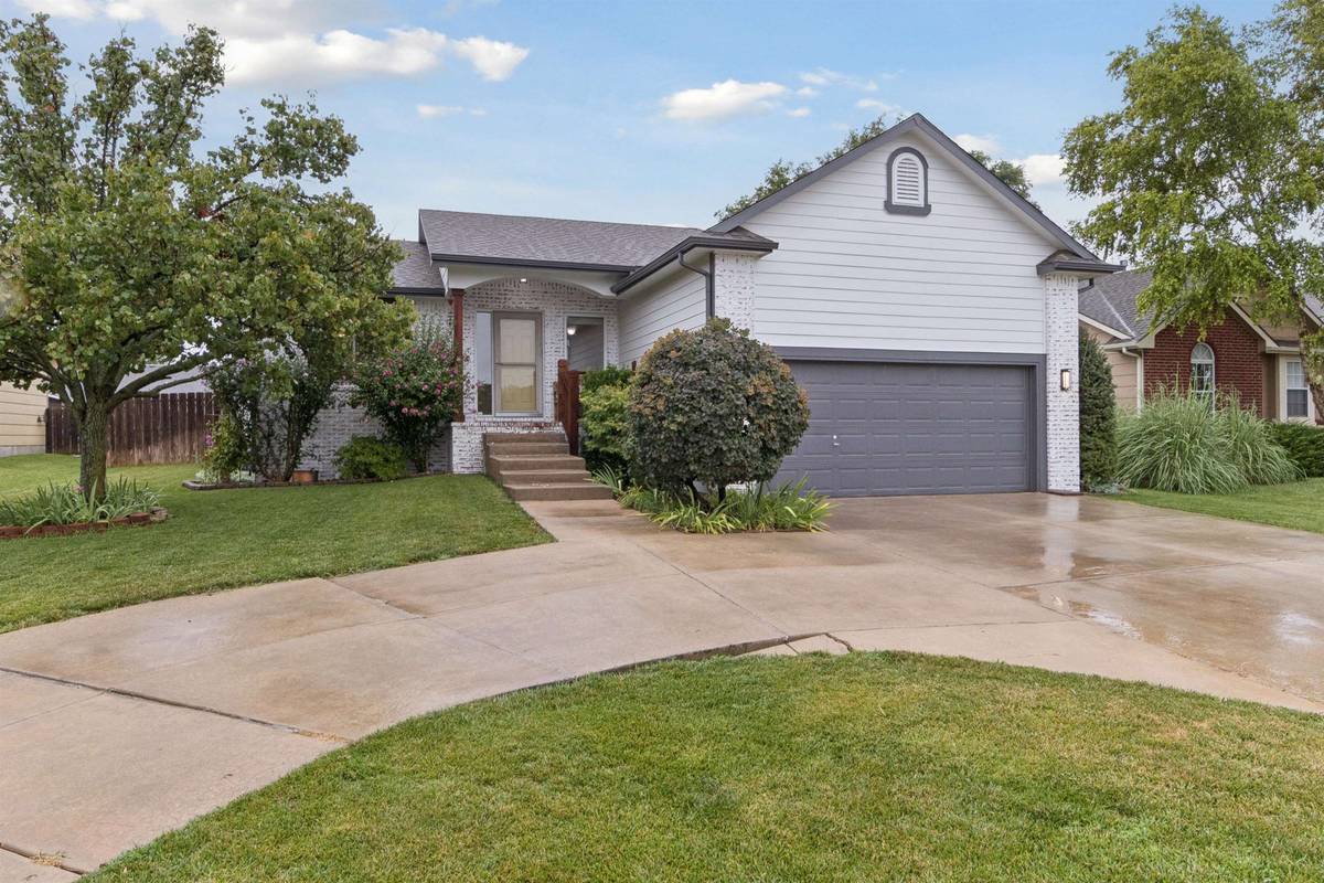 537 Woodstone Pl, Andover, KS 67002