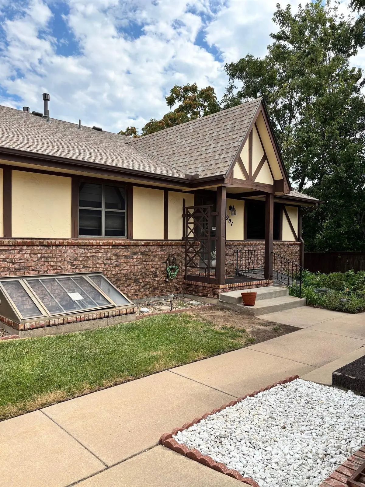 3536 W 2nd St N, Wichita, KS 67203