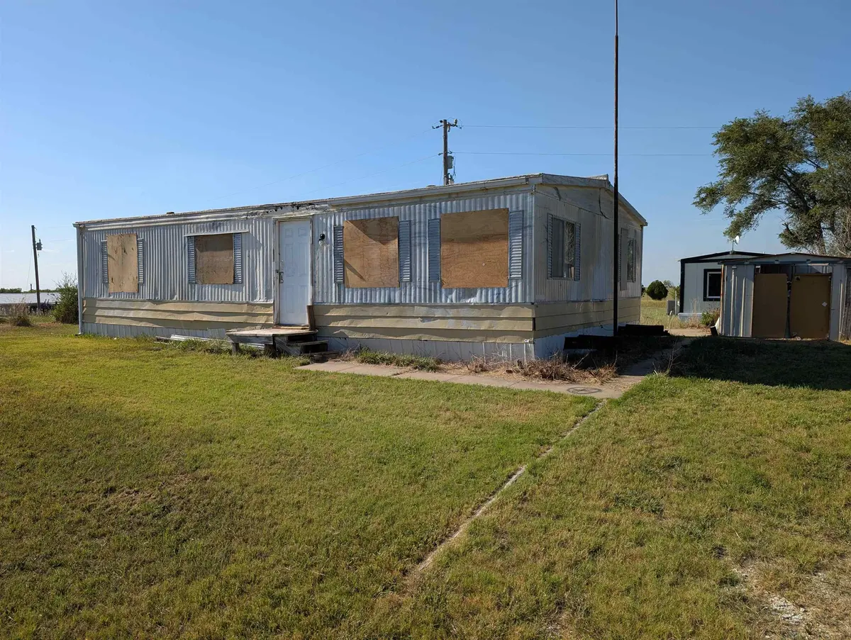 7540 W Rifle Rd, Salina, KS 67401
