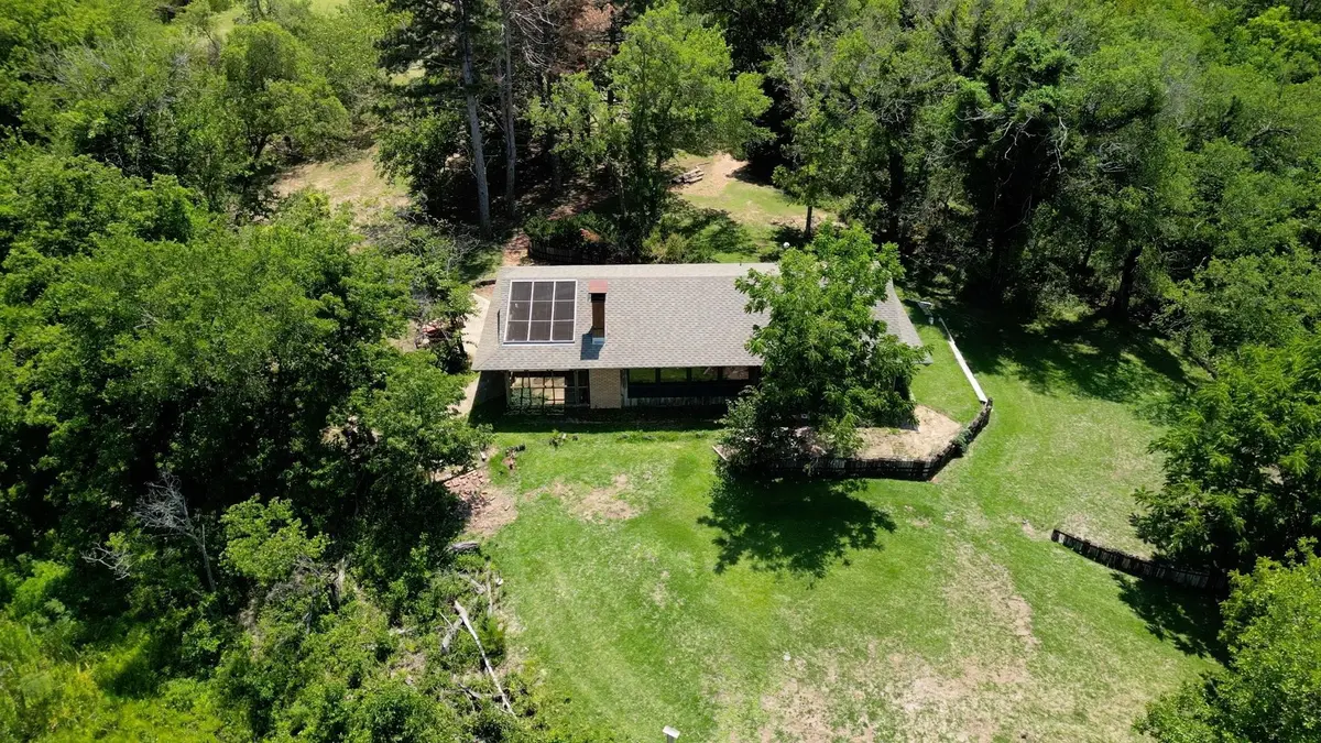11292 NE Plumthicket Rd, Sharon, KS 67138