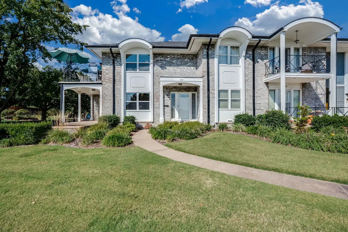 705 N Stackman Dr, Wichita, KS 67203