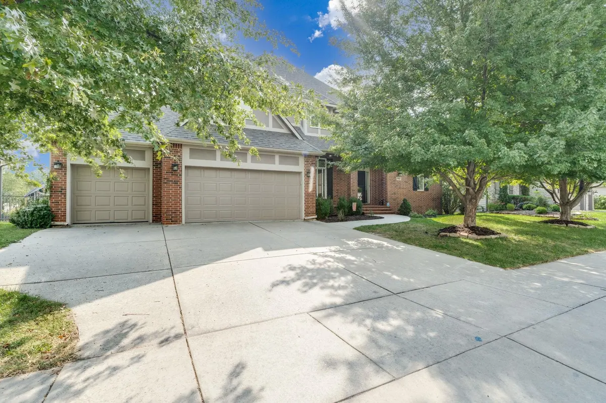 1906 N Frederic Cir, Wichita, KS 67206