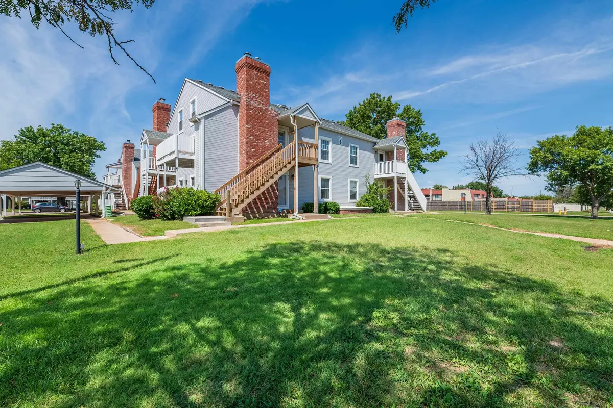 1717 S Cypress St Unit 421, Wichita, KS 67207