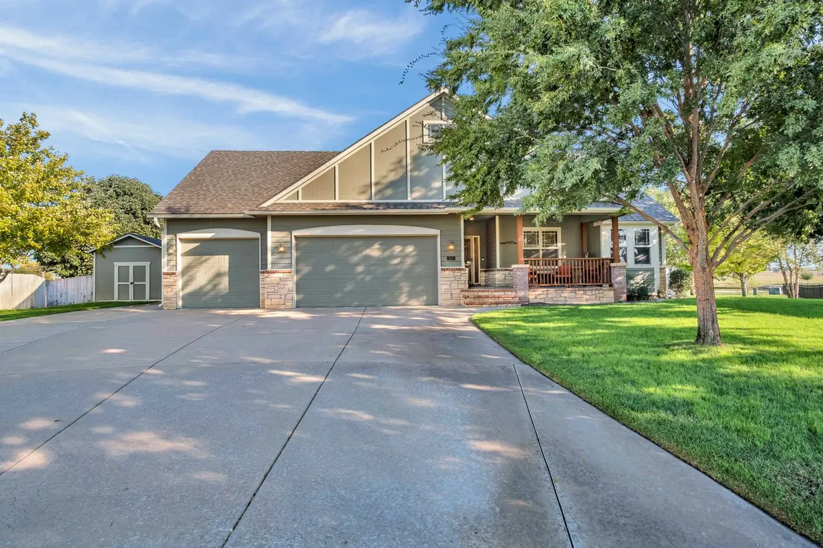 514 Autumn Glen Ct, Newton, KS 67114