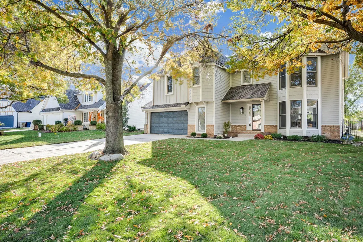 1525 N Woodridge Dr, Wichita, KS 67206
