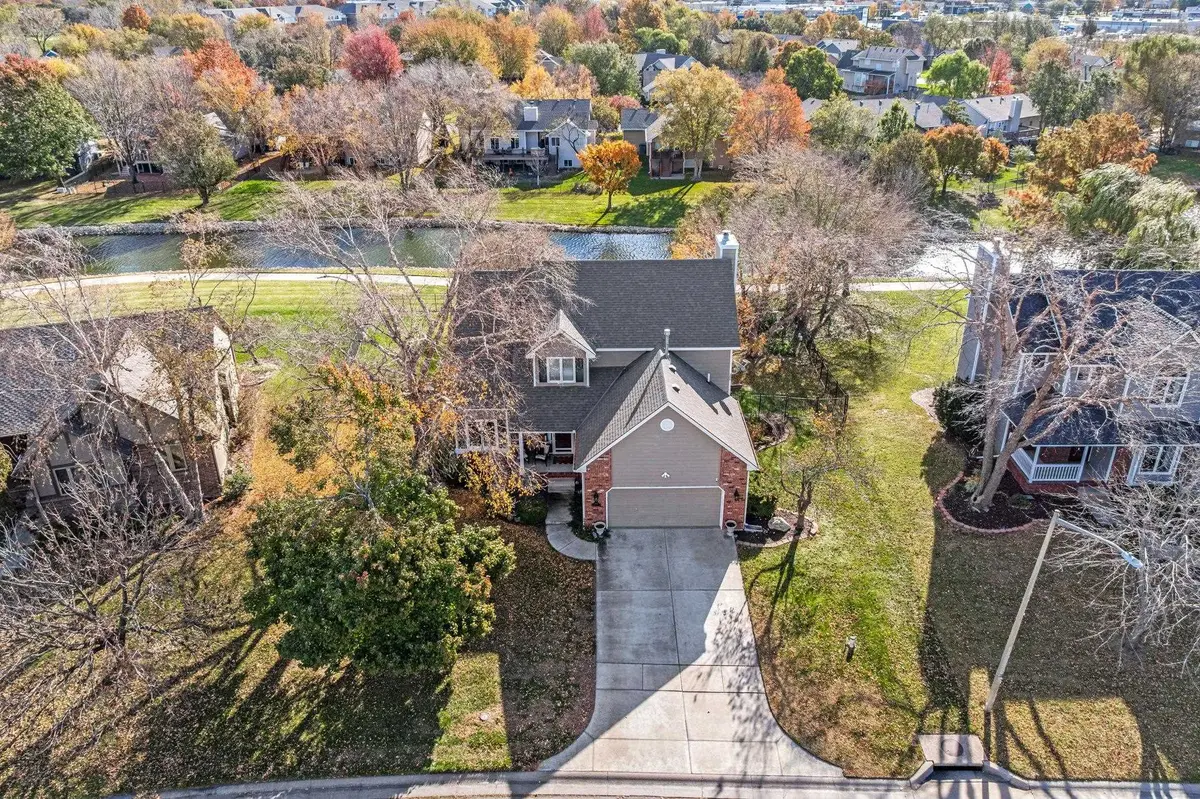 2410 N Watersedge Cir, Wichita, KS 67205