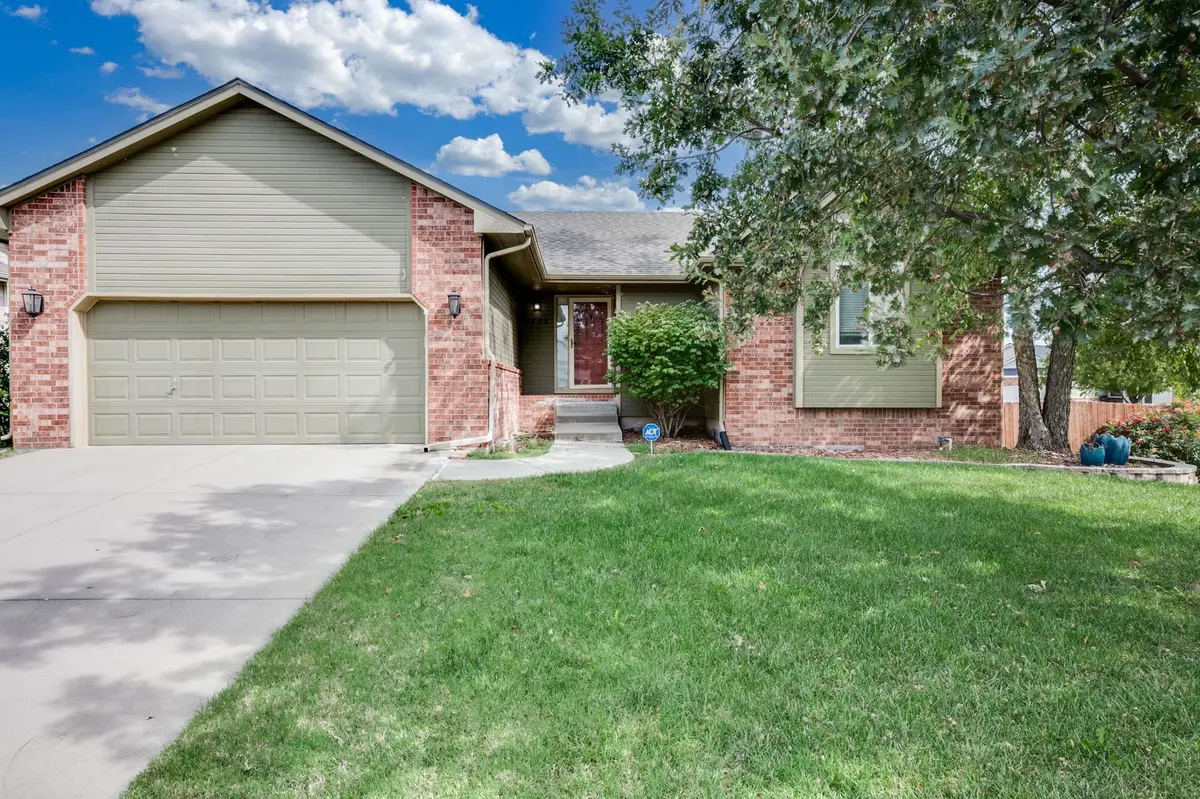 2455 N Regency Lakes Ct, Wichita, KS 67226