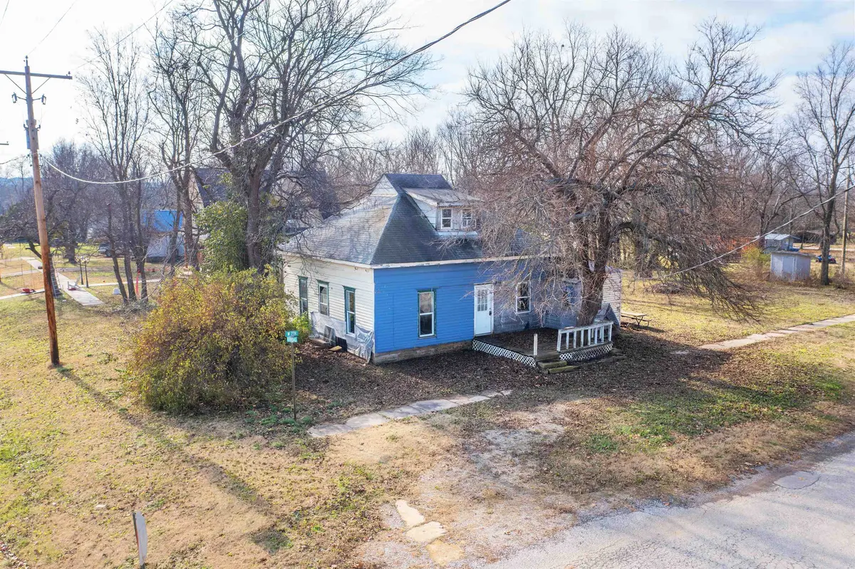 701 Kansas, Longton, KS 67352