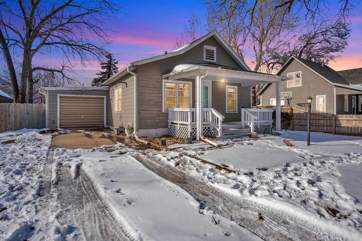 215 S Church St, Goessel, KS 67053