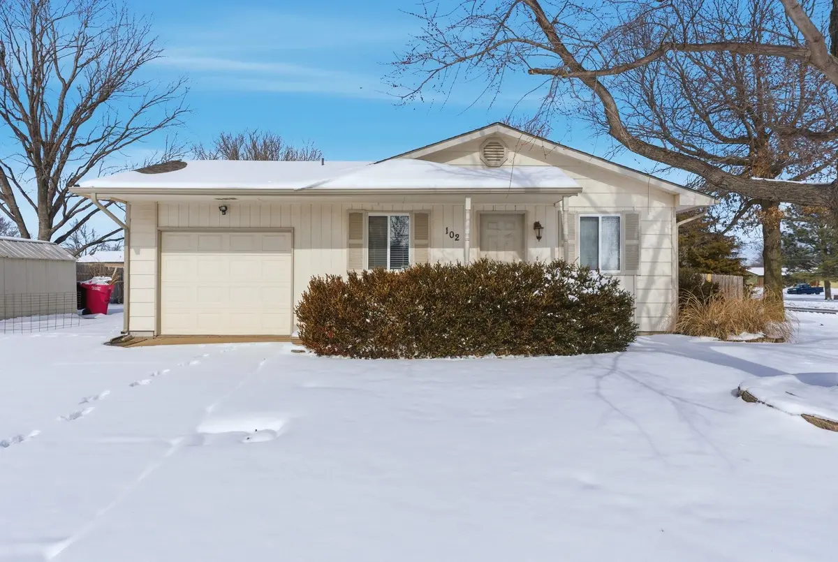 102 W Stewart Dr, Goddard, KS 67052