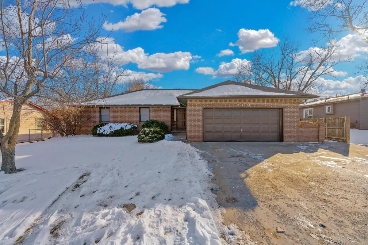 209 W Virginia Rd, Andover, KS 67002