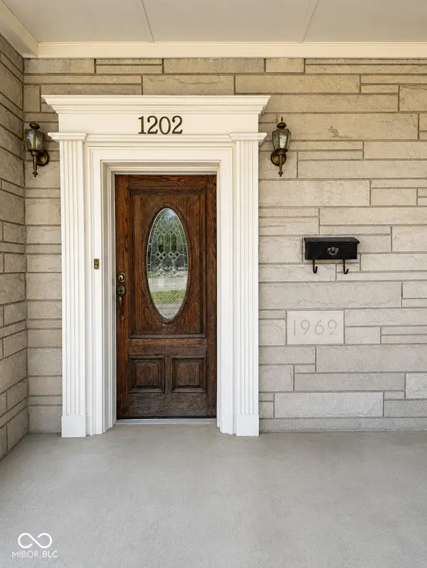 1202 S Lynhurst DR, Indianapolis, IN 46241