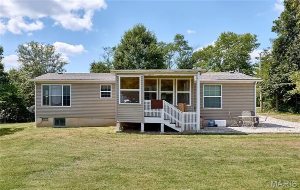 54 Wisteria Ln, Troy, MO 63379