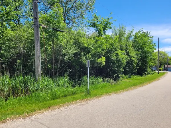 33211 N Island AVE, Grayslake, IL 60030