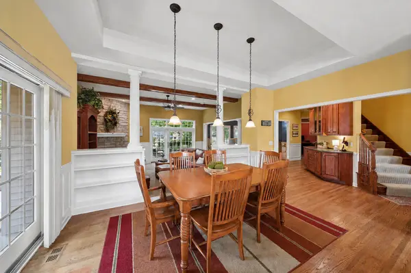 415 Ranch RD, Wheaton, IL 60187