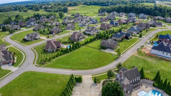 216 Hutchins Camp Trce, Clarksville, TN 37043