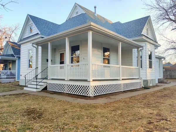 505 S 11th St, Salina, KS 64701