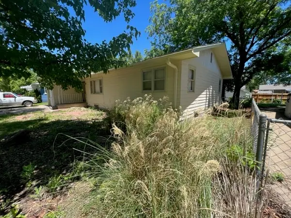 2229 Roach, Salina, KS 67401