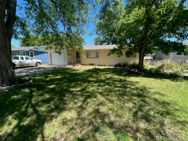 2229 Roach, Salina, KS 67401