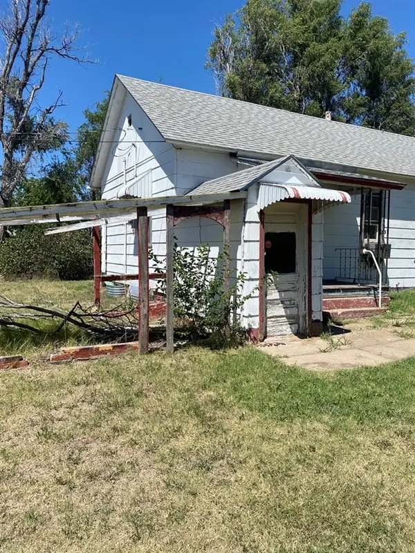 505 E 9th, La Crosse, KS 67548
