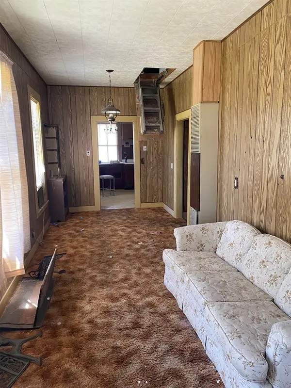 505 E 9th, La Crosse, KS 67548