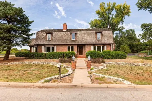 1731 Hillcrest Ln, Salina, KS 64701