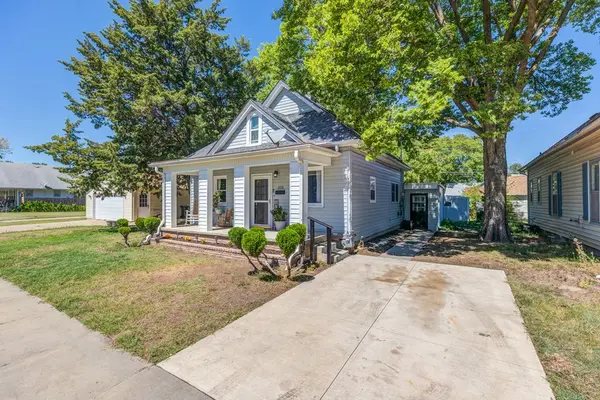 808 Park St, Salina, KS 64701