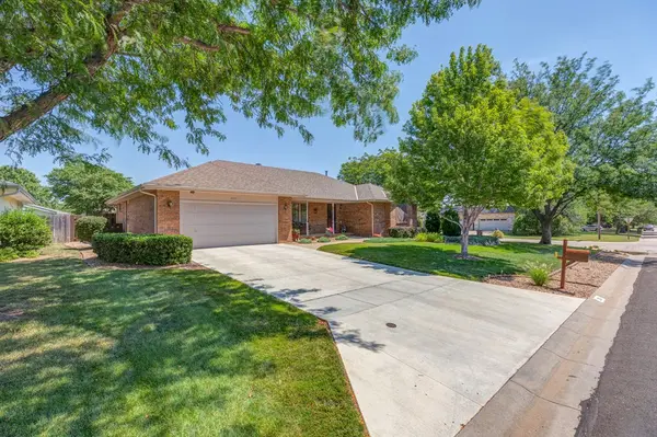 2231 Village Lane, Salina, KS 64701