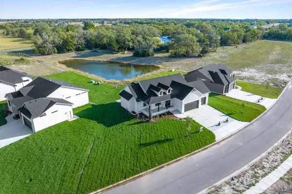 1412 W Cozy Hollow, Goddard, KS 67052