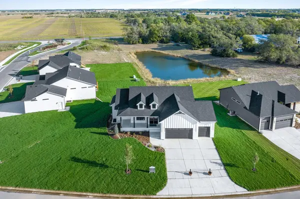 1412 W Cozy Hollow, Goddard, KS 67052