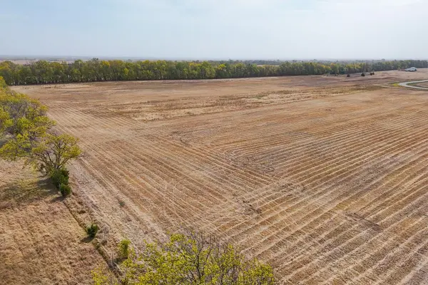 8 7-/ Acres On Sw 220th, Douglass, KS 67039